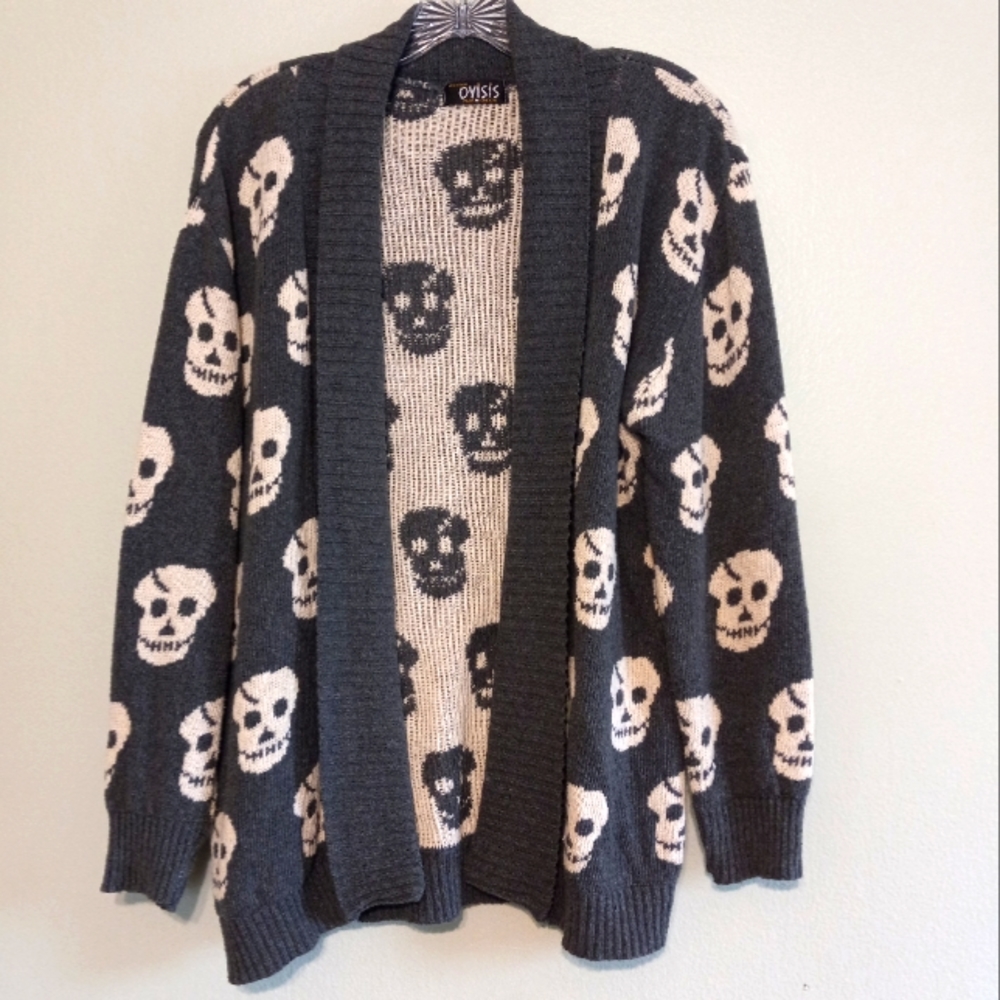 💀Skull Print Pullover Cardigan💀SOFT grey and cream sweater with skulls